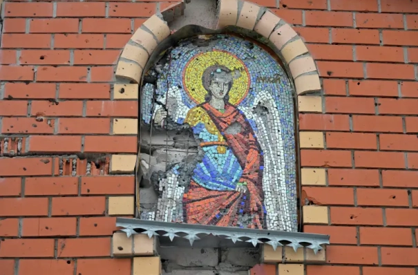 Путин попросил Хинштейна подготовить программу восстановления разрушенных храмов