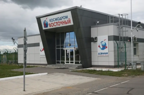Аэропорт космодрома Восточный впервые принял самолет с космическими аппаратами - "Роскосмос"