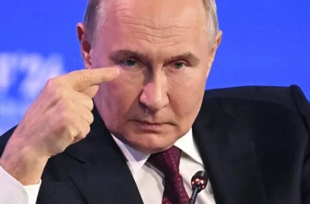 Путин заявил о начале серийного производства новой ракеты средней дальности "Орешник"