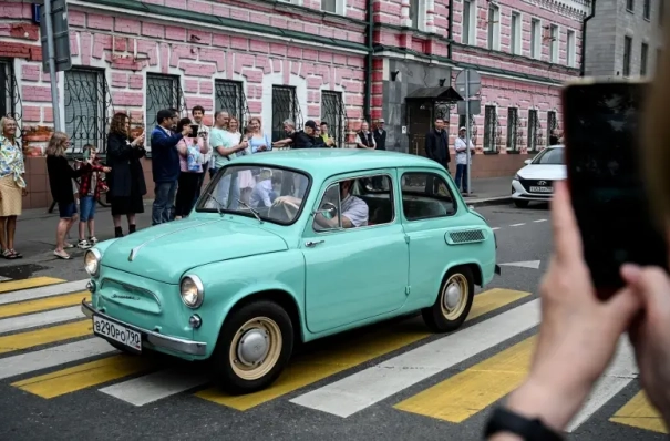 Ряд улиц Москвы перекроют 12 июля из-за Парада исторического транспорта