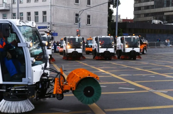 Часть уборочной техники Москвы переведут на электротягу в ближайшие годы - Собянин