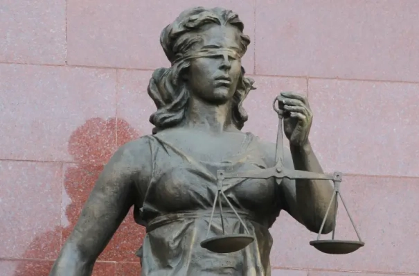 Бывший замглавы Фонда защиты прав дольщиков Ленобласти осужден за коррупцию