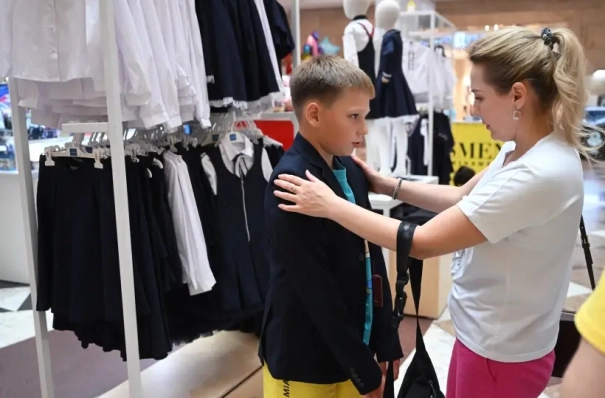 Школа может самостоятельно определять требования к внешнему виду детей - Кравцов