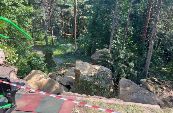 Двое отдыхающих пострадали из-за обвала скальной породы в санатории Кисловодска