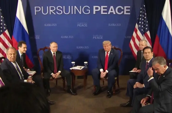 10 из 10: как Путин и Трамп оценили встречу на Аляске?