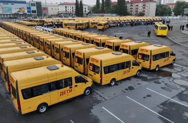 Мишустин: создание учреждений для управления школьными автобусами требует обсуждений