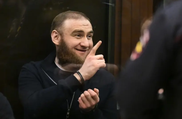 Дело экс-сенатора Арашукова о даче взятки поступило в оренбургский суд