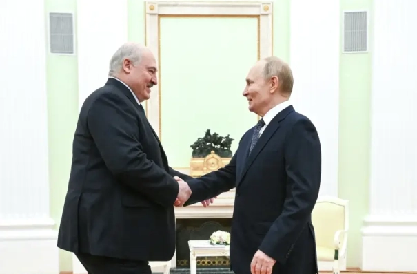 РФ и Белоруссия активно взаимодействуют в вопросах безопасности - Путин