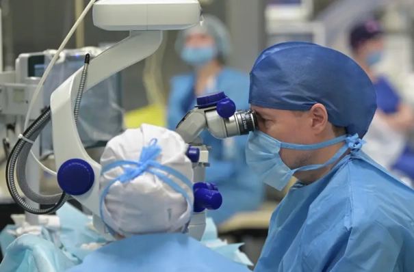 Заполярье выделит 1,3 млрд рублей из резерва на лечение детей и пенсионеров