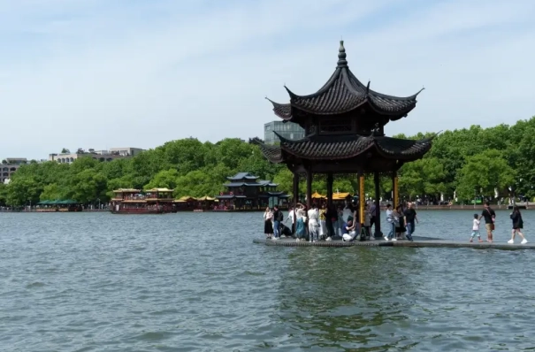 Время прохождения границы при въезде в Китай увеличилось из-за роста турпотока