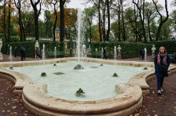 Сезон фонтанов завершается в Петербурге