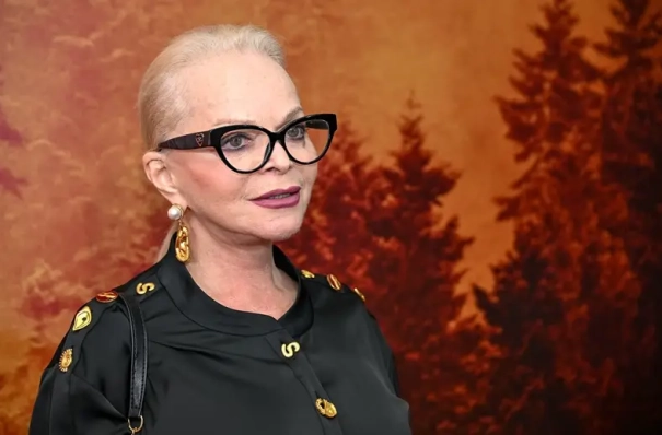 Долина готова выселиться из спорной квартиры, проданной Полине Лурье