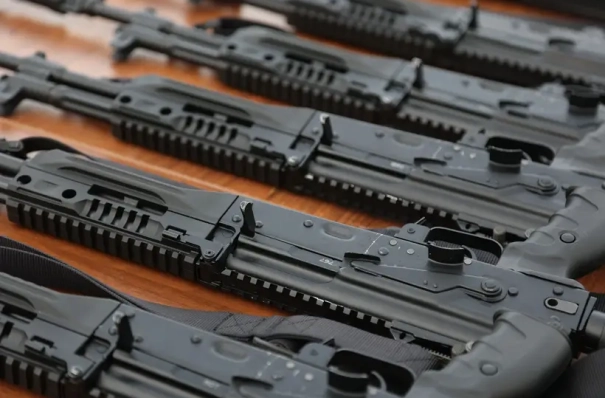 Планы поставок вооружения российской армии на 2026 год обеспечены ресурсами - Мантуров