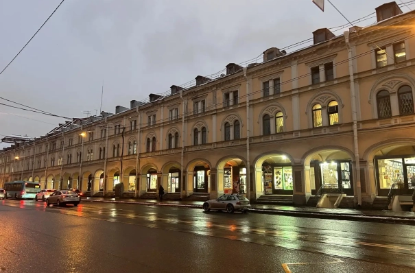 Полиция Петербурга пришла с рейдом в Апраксин двор