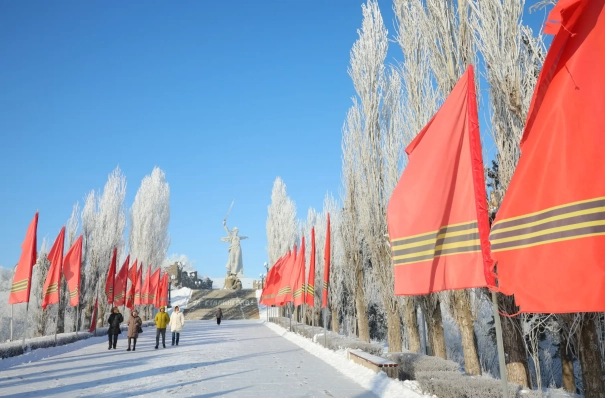 Память защитников и жителей Сталинграда почтили на Мамаевом кургане