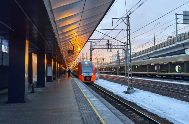 Движение пригородных поездов на большинстве направлений МЖД осуществляется штатно