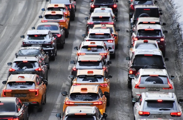 Десятки таксистов-нелегалов накажут в Петербурге и Ленобласти