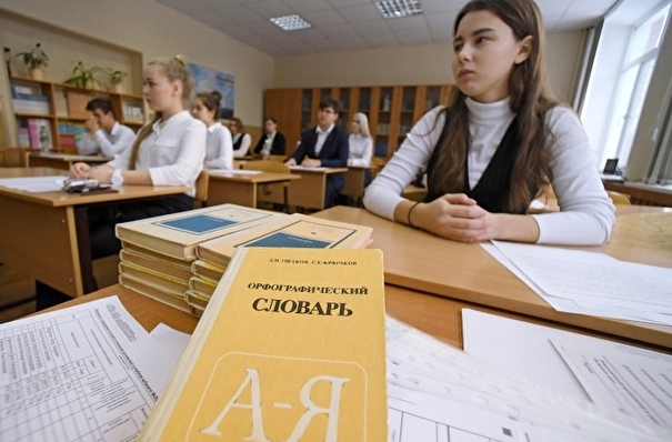 Кравцов: занятия в школах в РФ могут продолжиться до 8 июня, до начала ЕГЭ