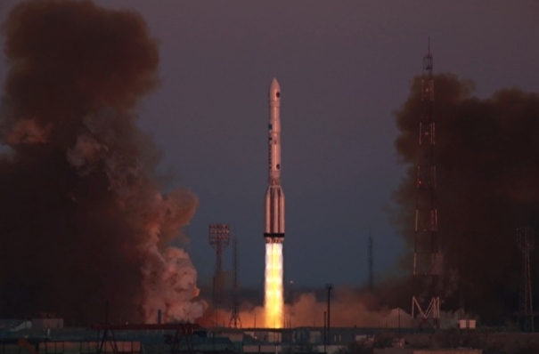 Ракета-носитель "Союз-2.1а" с новым экипажем МКС стартовала с Байконура