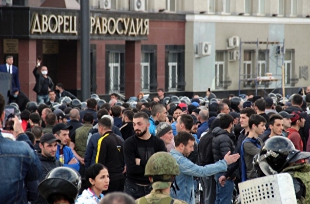 Песков: протестная акция в Северной Осетии была незаконной