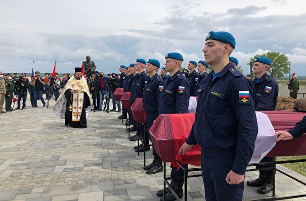 Останки 60 погибших в годы ВОВ воинов захоронили на "Самбекских высотах" в Ростовской области