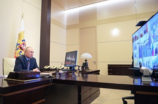 Путин в понедельник обсудит возможность продления режима нерабочих дней