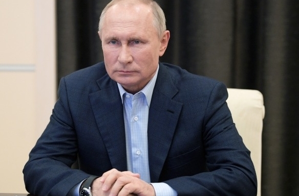 Путин поручил продолжить борьбу с COVID-19 и готовиться к поэтапной отмене ограничений
