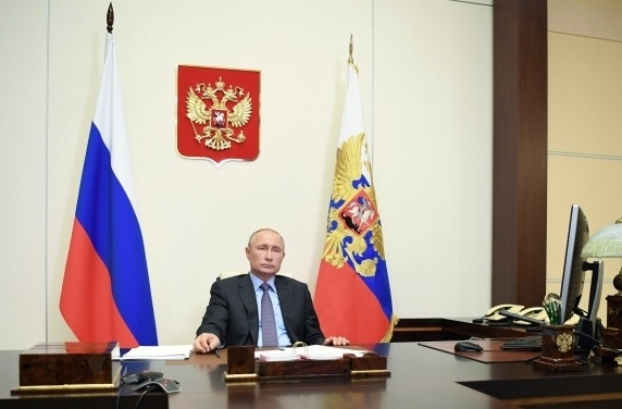 Путин:  санитарные меры сохранятся до полного выхода из ограничений