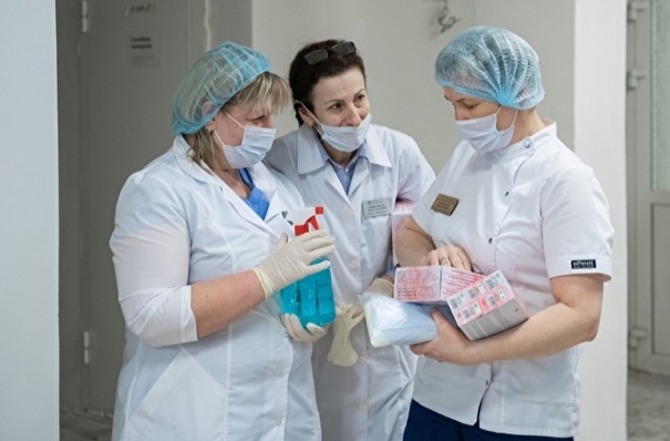 Выплаты за работу с больными COVID-19 получат более 2 тыс. медиков Якутии