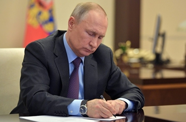 Путин поручил контролировать полную оплату энергоресурсов бюджетными учреждениями
