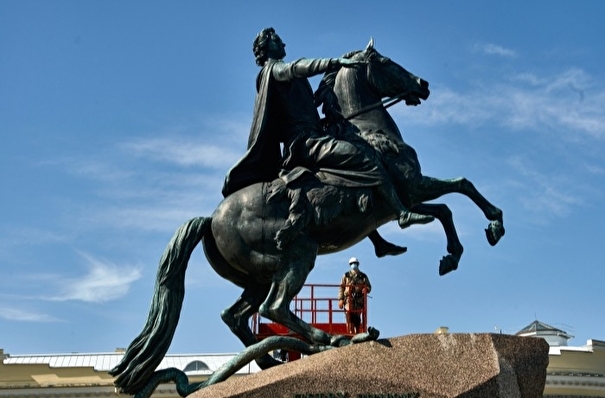 Памятник Петру I на Сенатской площади нуждается в реставрации