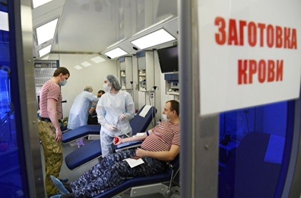 Собянин: более 80 тыс. москвичей каждый год становятся донорами крови