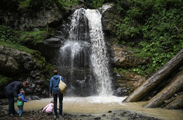На курорте "Роза Хутор" в Сочи открылся парк водопадов "Менделиха"