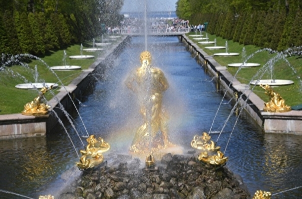 Парки "Петергофа" смогут принимать не более 9 тыс. посетителей в день