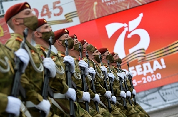 Восемь городов Дальнего Востока проведут военные парады 24 июня