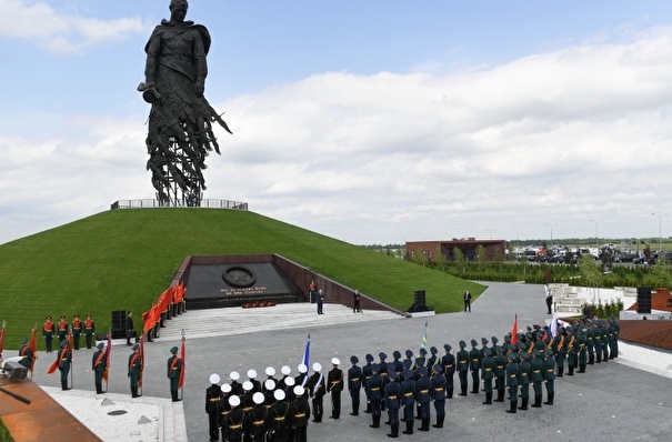 Путин и Лукашенко открыли Ржевский мемориал Советскому солдату