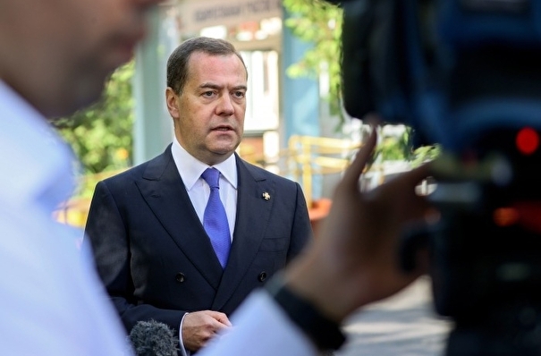 Медведев предложил разработать стратегию действий РФ по борьбе с эпидемиями
