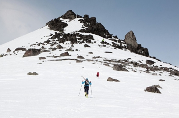 Альпинисты займутся поисками туриста, у которого отказали ноги при восхождении на камчатский вулкан