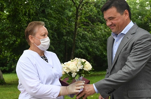 Медики Чеховской больницы получили награды от губернатора Воробьева