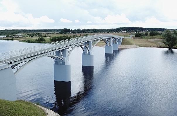 Мост через реку Дойбица открыт в тверском туркластере "Волжское море"
