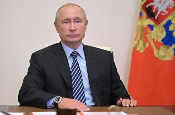 Путин: в России число случаев заражения коронавирусом вдвое ниже пиковых значений мая, но ситуация может измениться 