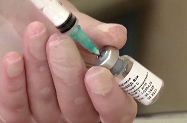 Голикова: вакцинация медиков от коронавируса начнется в конце лета