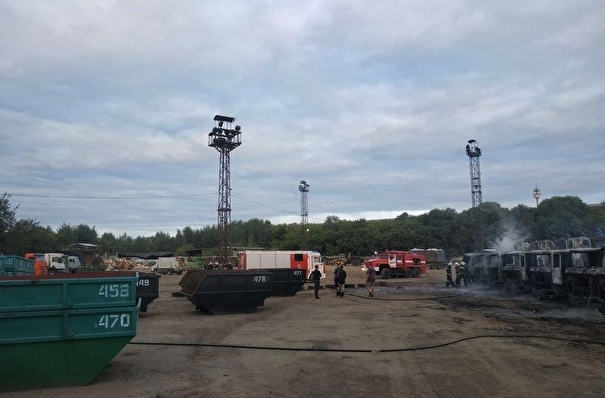 Десять мусоровозов сгорели во Владимире