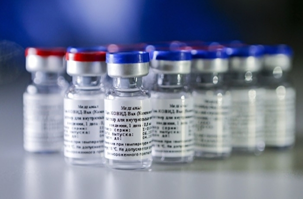 Мурашко: рынок РФ обеспечат вакциной от COVID-19 до начала продаж за рубеж
