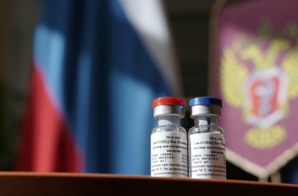 Минздрав РФ: доверие к вакцине от COVID-19 возникнет не сразу