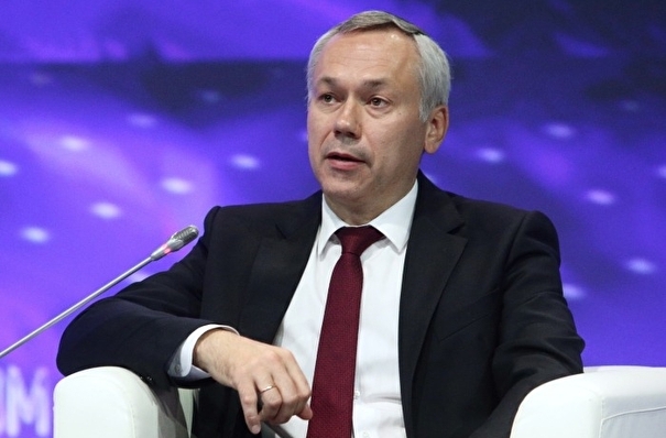 Новосибирский губернатор в минувшем году сократил доход на треть