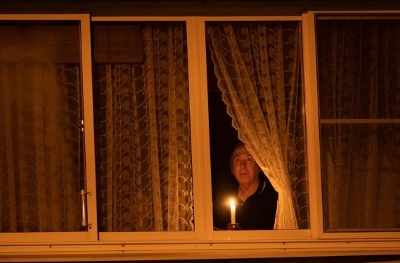 Четыре населенных пункта в Иркутской области остаются без света после гроз с сильным ветром