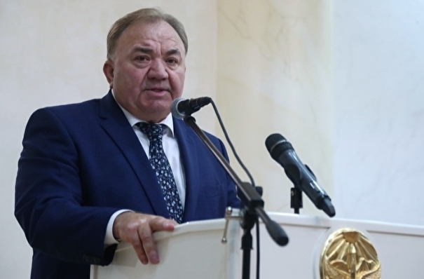 Калиматов вручил первому исполнителю ингушского гимна орден "За заслуги"