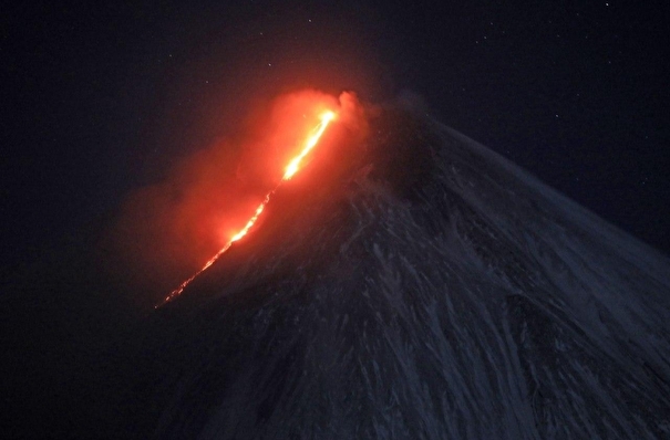 Усилилось извержение Ключевского вулкана на Камчатке