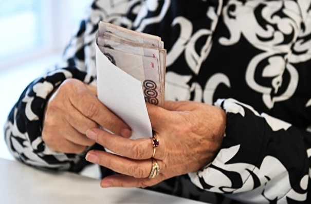 Приемным семьям Ростовской области увеличат ежемесячные выплаты на 3%